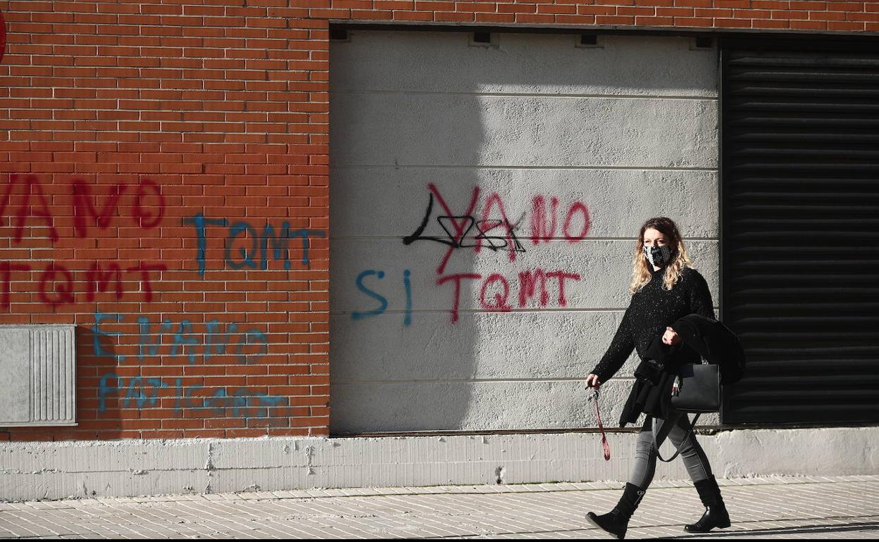 Las pintadas que desataron la pelea que acabó con un hormbre fallecido