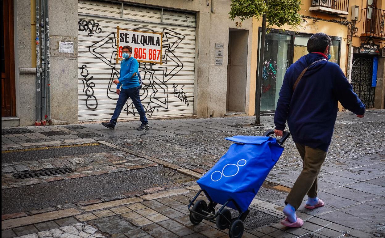 Cierre de Andalucía | Las 85 actividades profesionales para acceder a las ayudas de 1.000 euros que ofrece la Junta