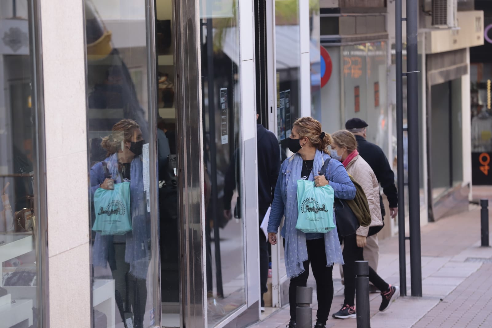 Los comercioes vuelven a abrir sus puertas tras el levantamiento de las restricciones