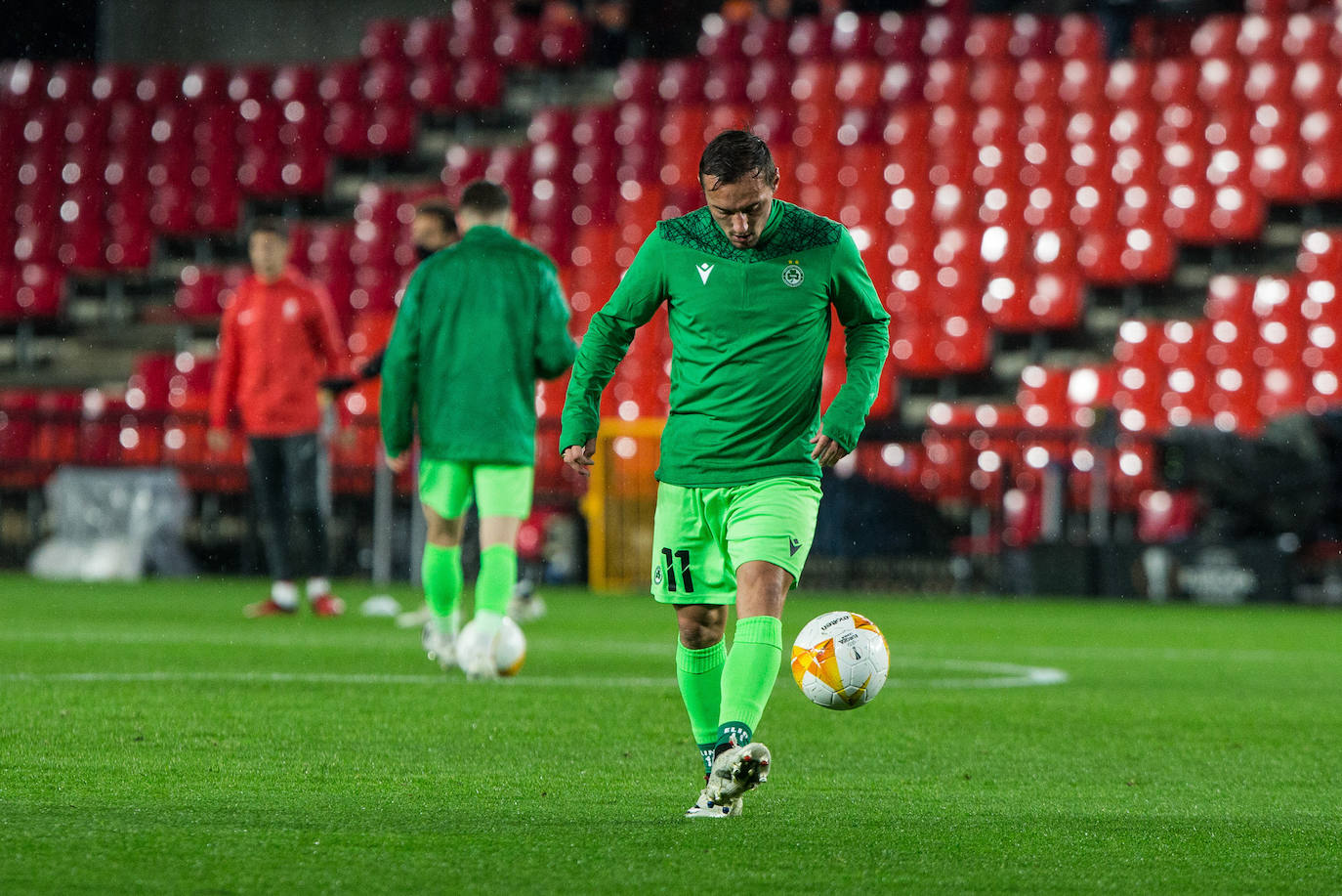 Los de Diego Martínez buscan poner pie y medio en la siguiente ronda de la Europa League