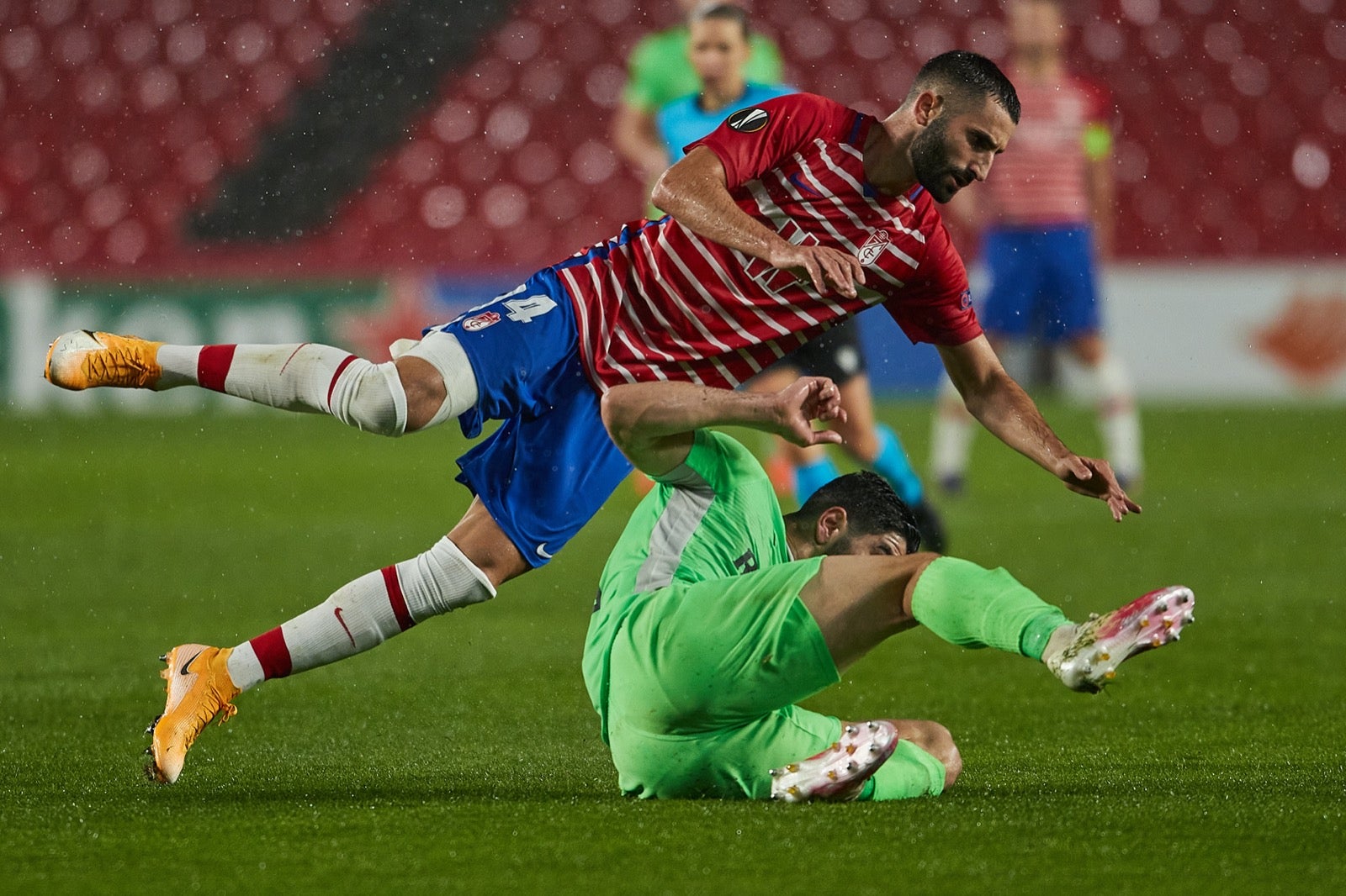Los de Diego Martínez buscan poner pie y medio en la siguiente ronda de la Europa League.