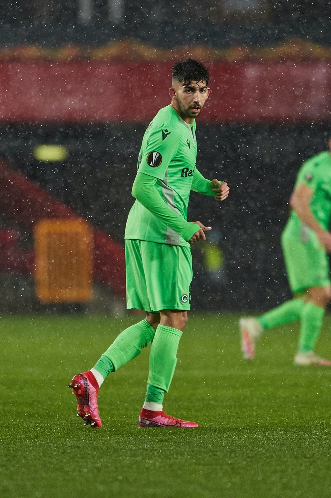 Los de Diego Martínez buscan poner pie y medio en la siguiente ronda de la Europa League.