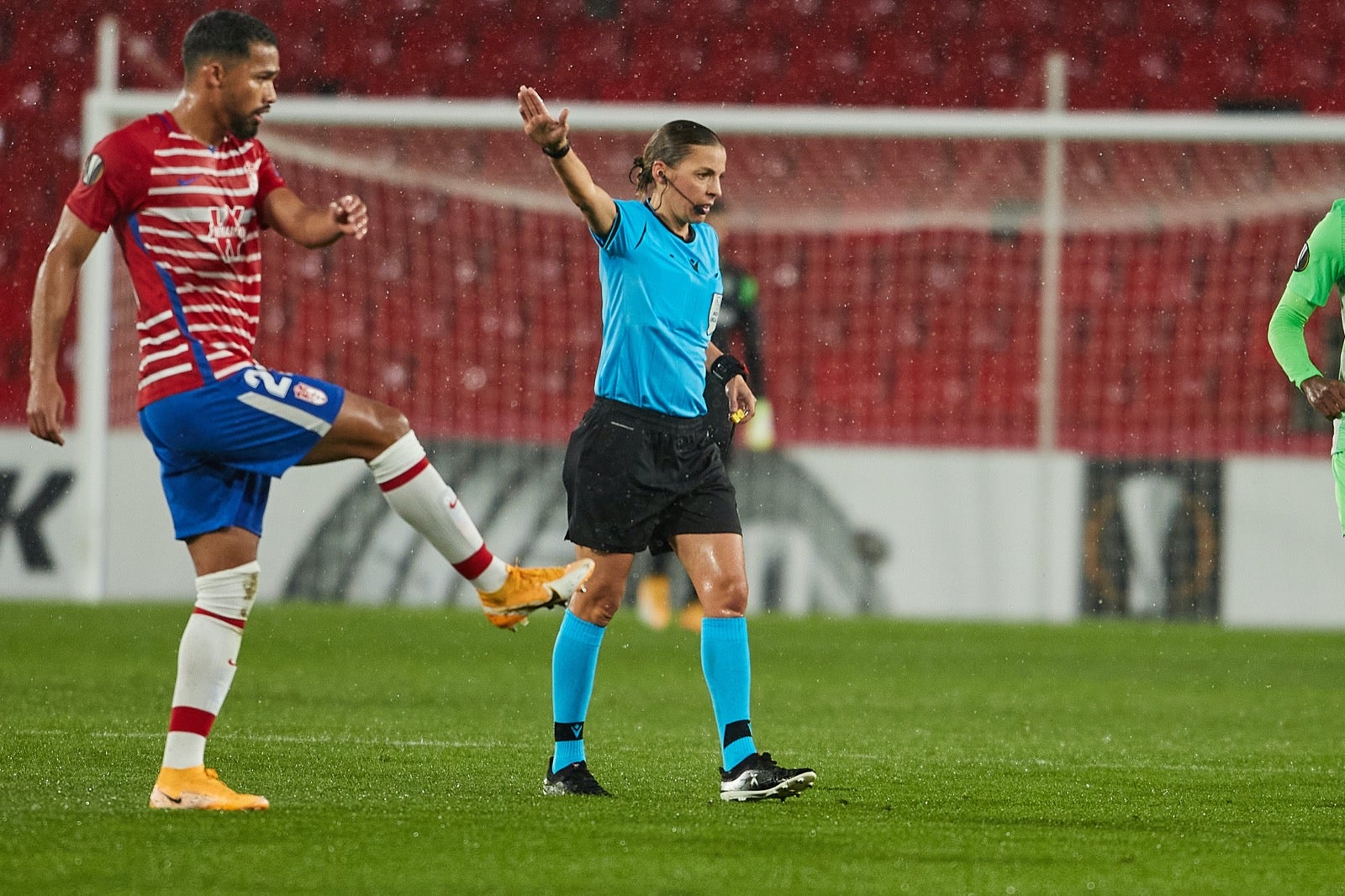 Los de Diego Martínez buscan poner pie y medio en la siguiente ronda de la Europa League.