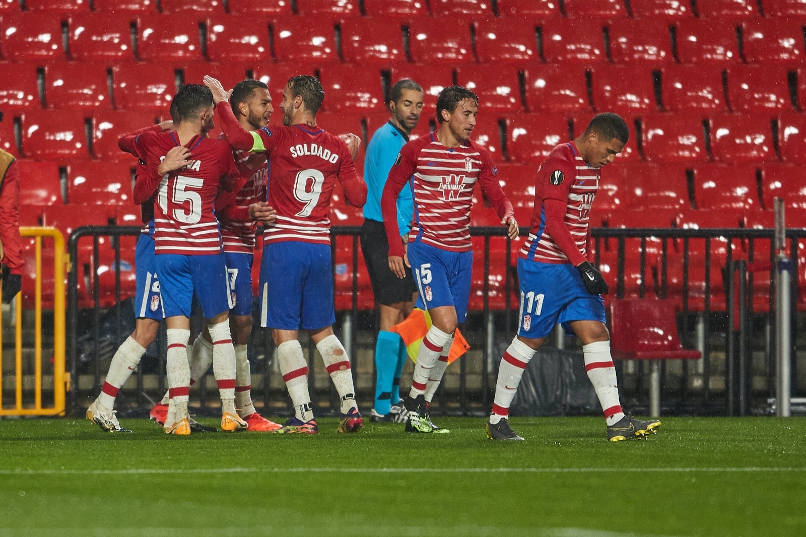 Los de Diego Martínez buscan poner pie y medio en la siguiente ronda de la Europa League.
