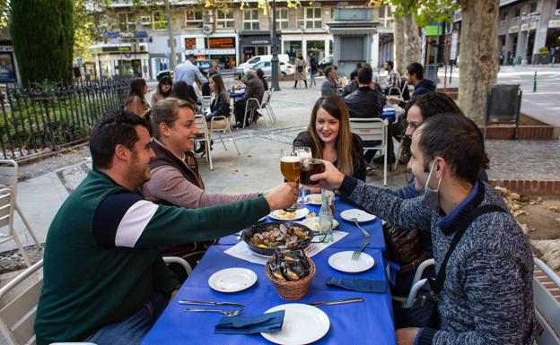 Cines, bares, gimnasios, reuniones... ¿Qué está permitido hacer en Granada a partir de este lunes?