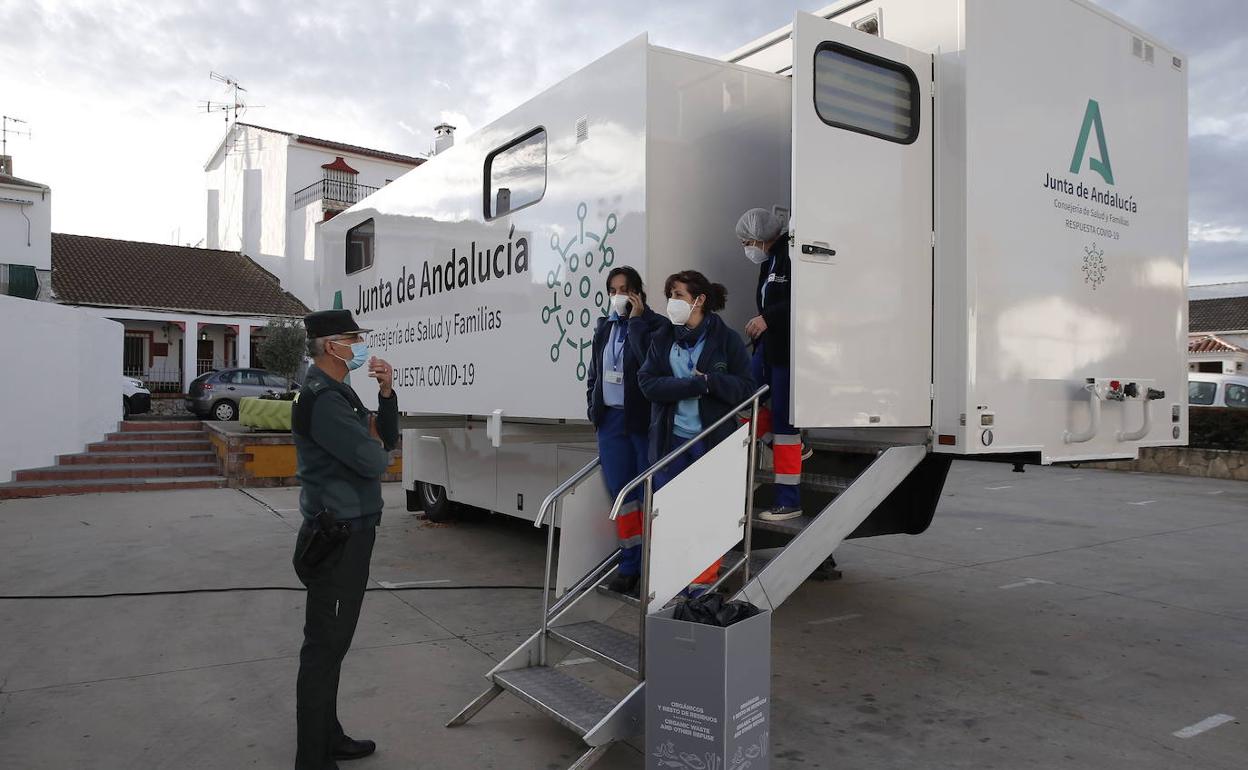 Una de las unidades móviles ya ha sido utilizada en los controles masivos efectuados en las últimas jornadas en Cuevas del Becerro, en Málaga. 