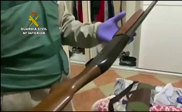 El vídeo del momento en el que la Guardia Civil desmantela en Granada una red que transportaba droga a toda Europa