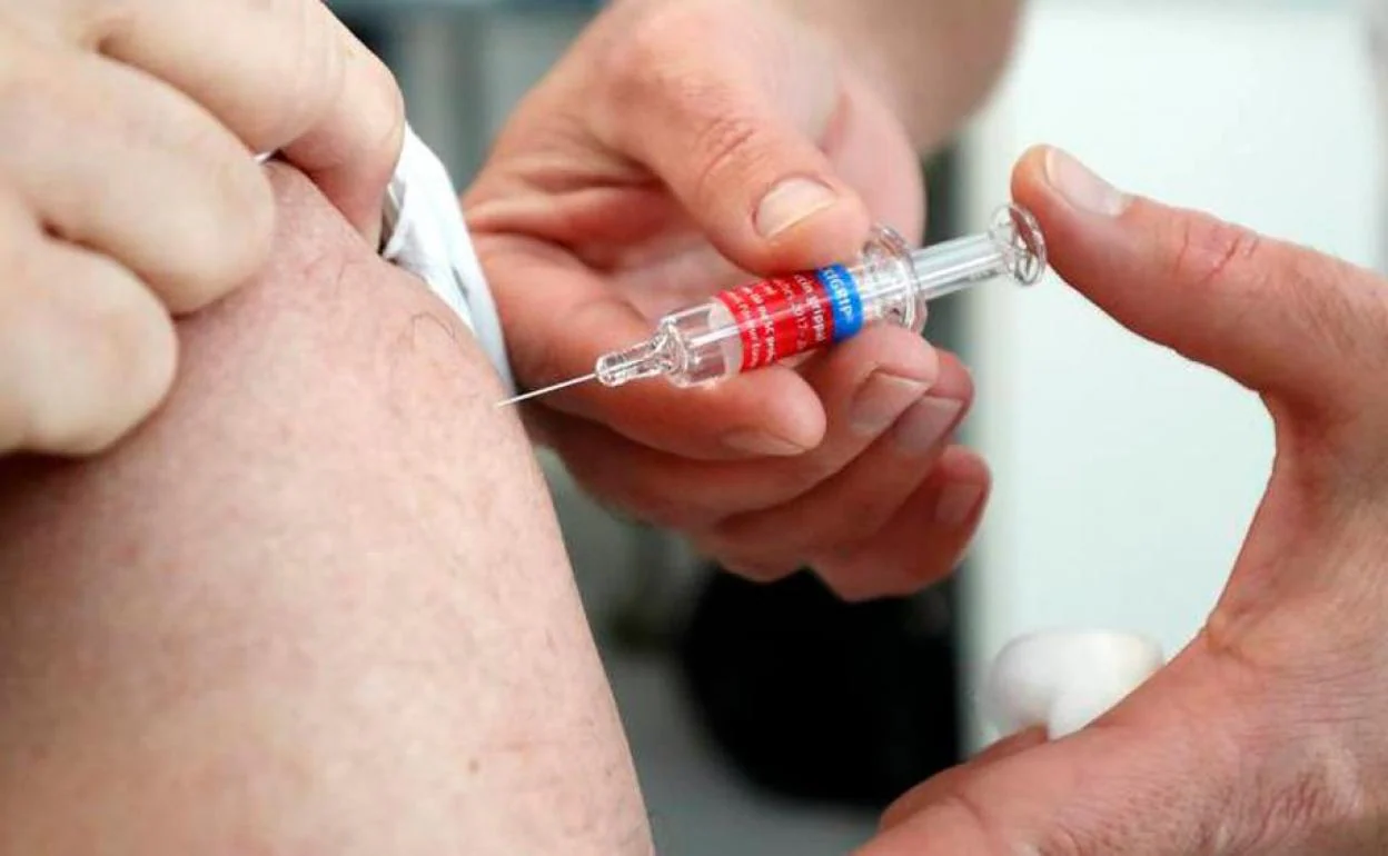 Pandemia en Andalucía | Un fallo en la cadena de frío afecta en Granada a 15.000 dosis de la vacuna de la gripe