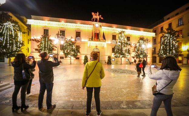 La Junta no descarta que las medidas de Navidad en Andalucía «varíen por provincias» y habla de «prohibir aglomeraciones»