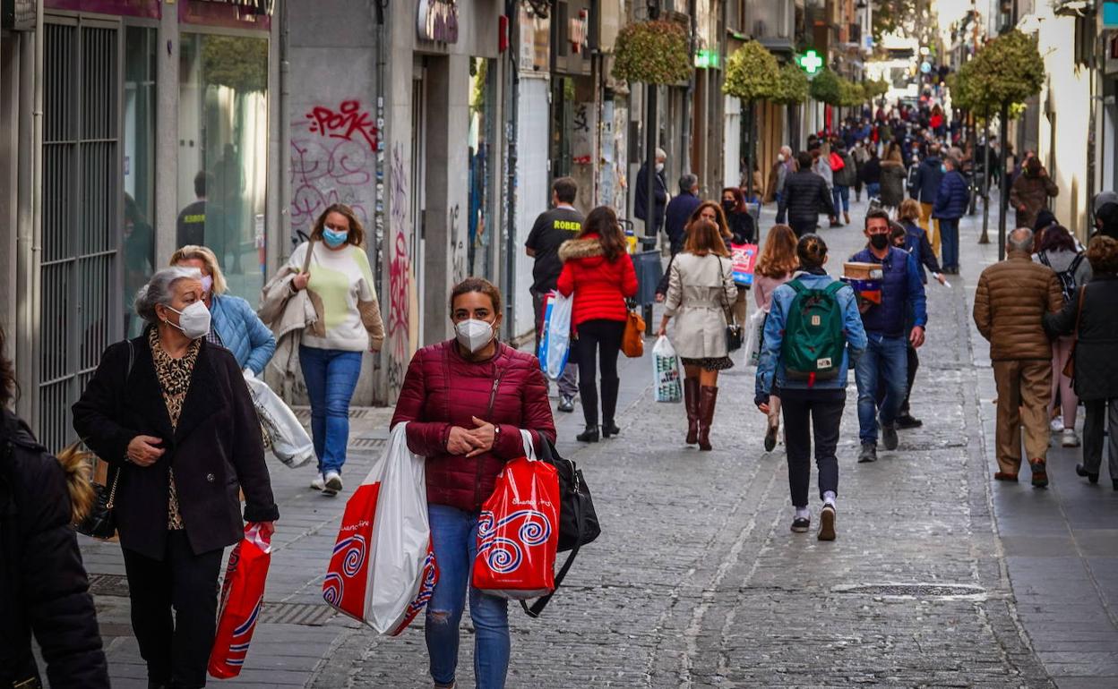 Pandemia en Andalucía | La gran bajada de Granada en contagios: ya es la cuarta provincia andaluza en tasa de incidencia acumulada