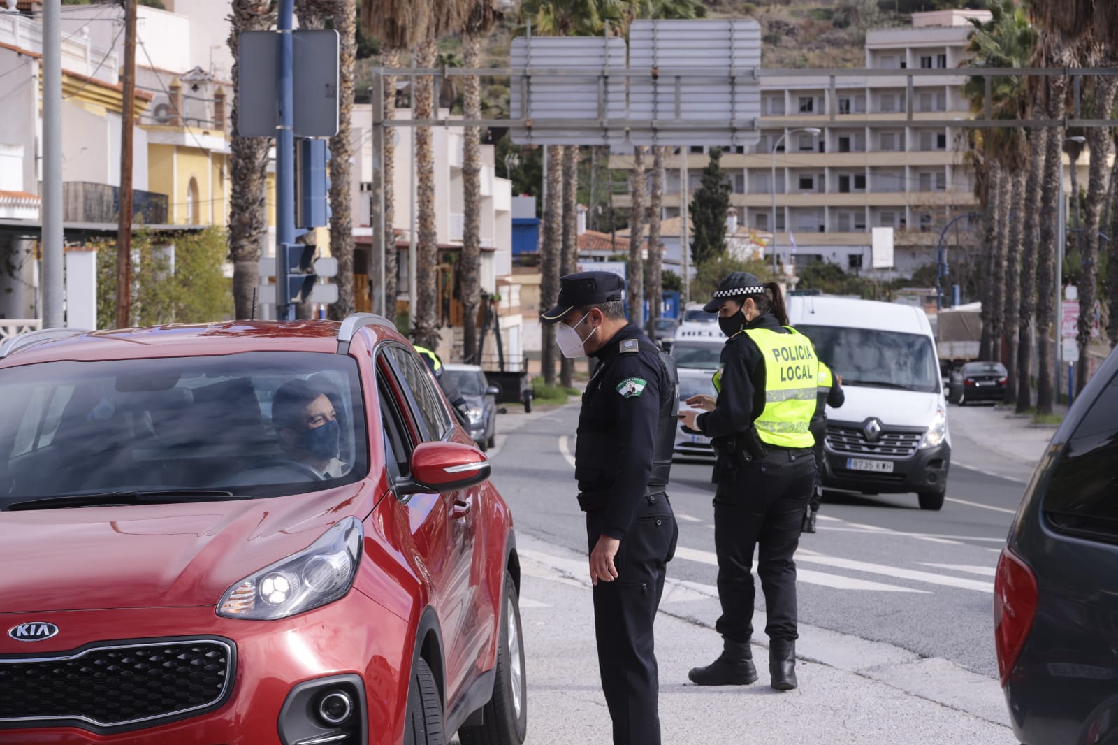 Los ayuntamientos han hecho un esfuerzo extra para controlar la entrada de personas a sus términos municipales.