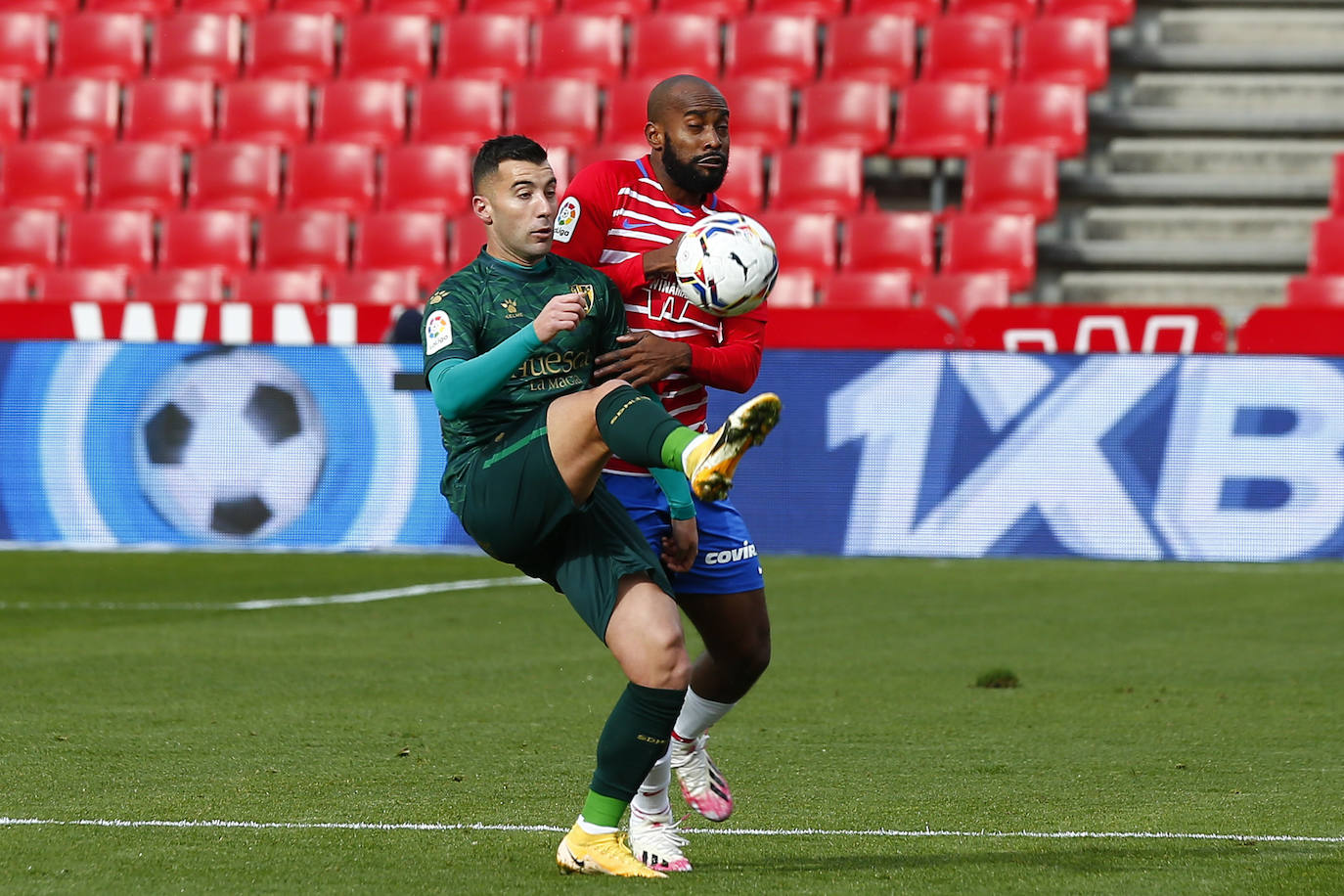 Repasa todas las imágenes del duelo entre rojiblancos y oscenses