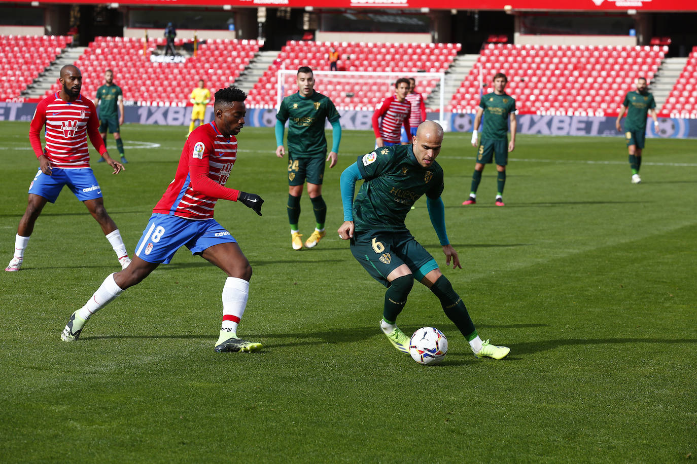 Repasa todas las imágenes del duelo entre rojiblancos y oscenses