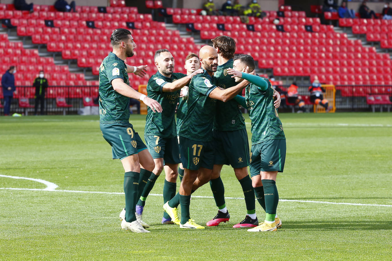 Repasa todas las imágenes del duelo entre rojiblancos y oscenses