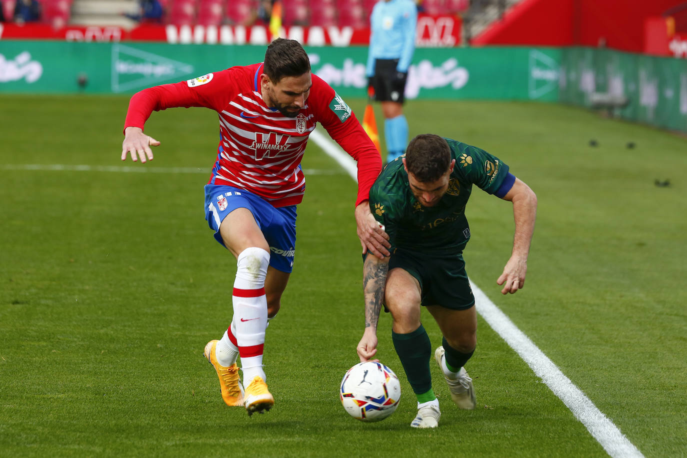 Repasa todas las imágenes del duelo entre rojiblancos y oscenses