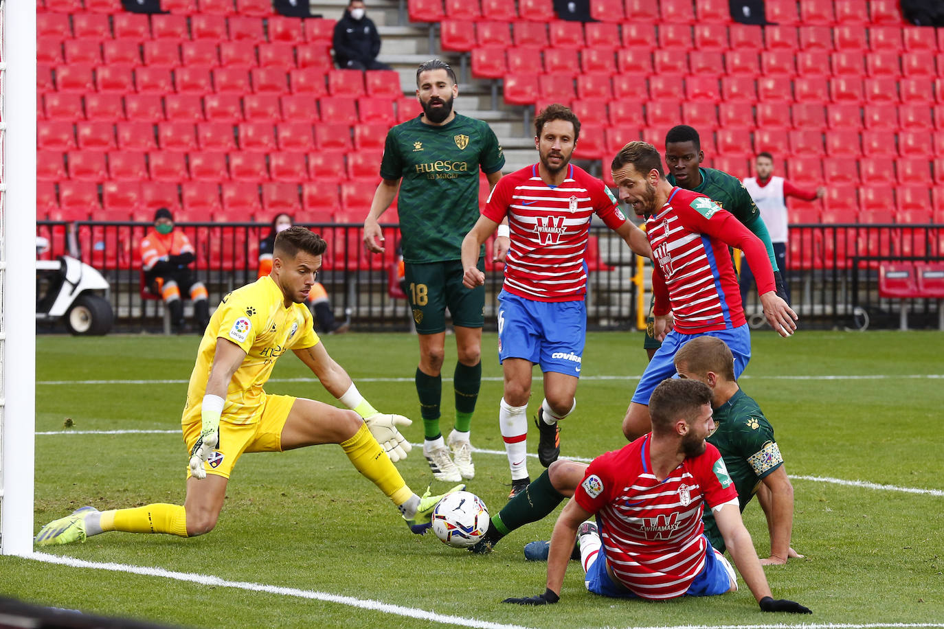 Repasa todas las imágenes del duelo entre rojiblancos y oscenses