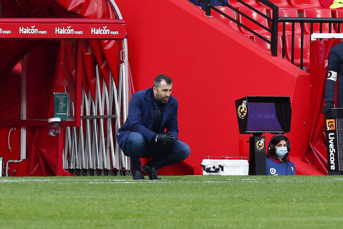 Repasa todas las imágenes del duelo entre rojiblancos y oscenses