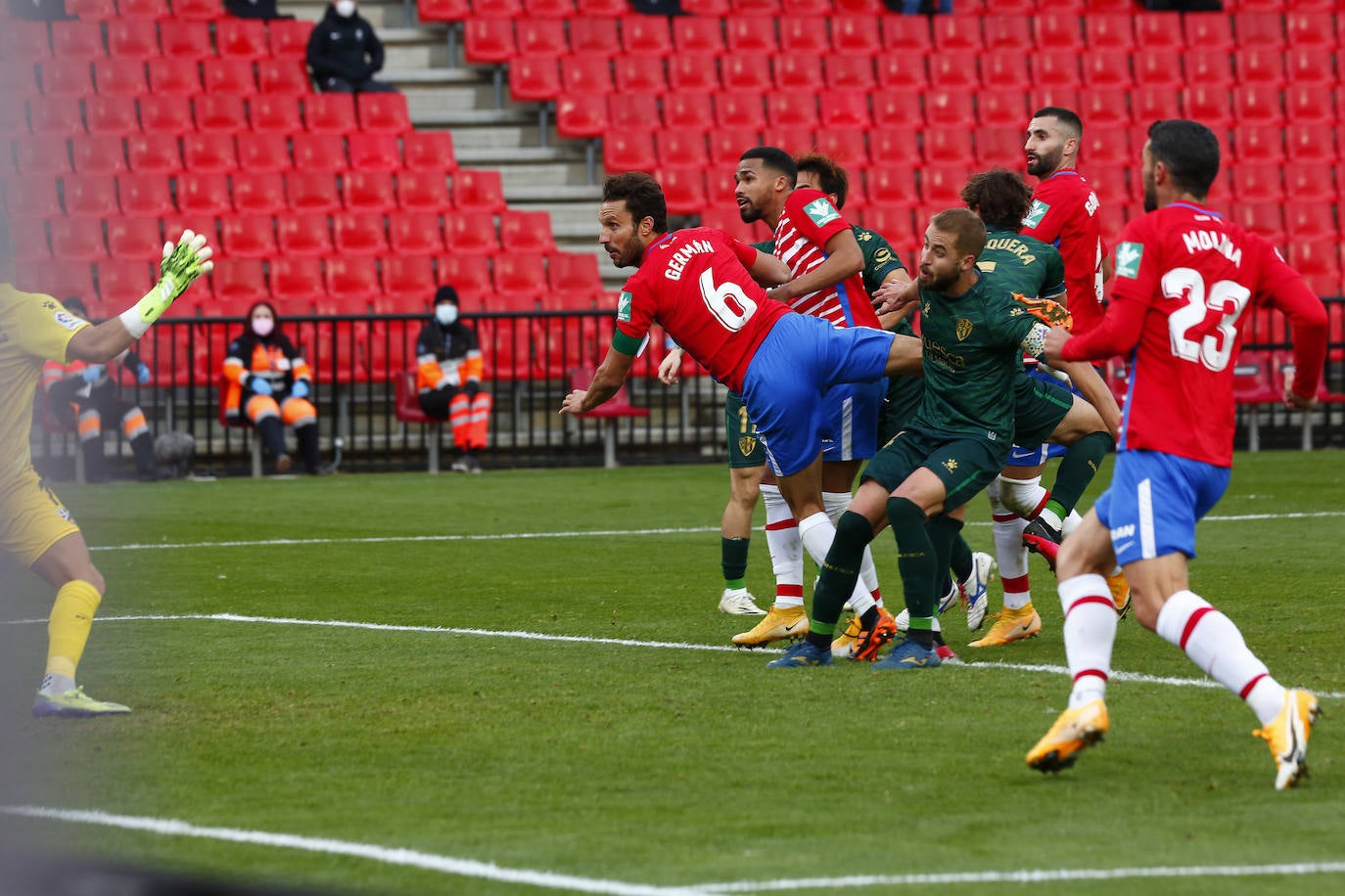 Repasa todas las imágenes del duelo entre rojiblancos y oscenses