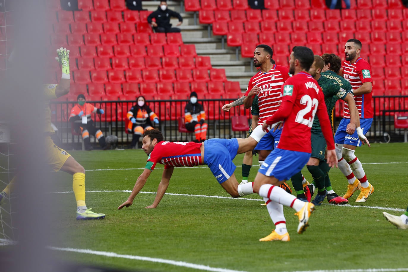 Repasa todas las imágenes del duelo entre rojiblancos y oscenses