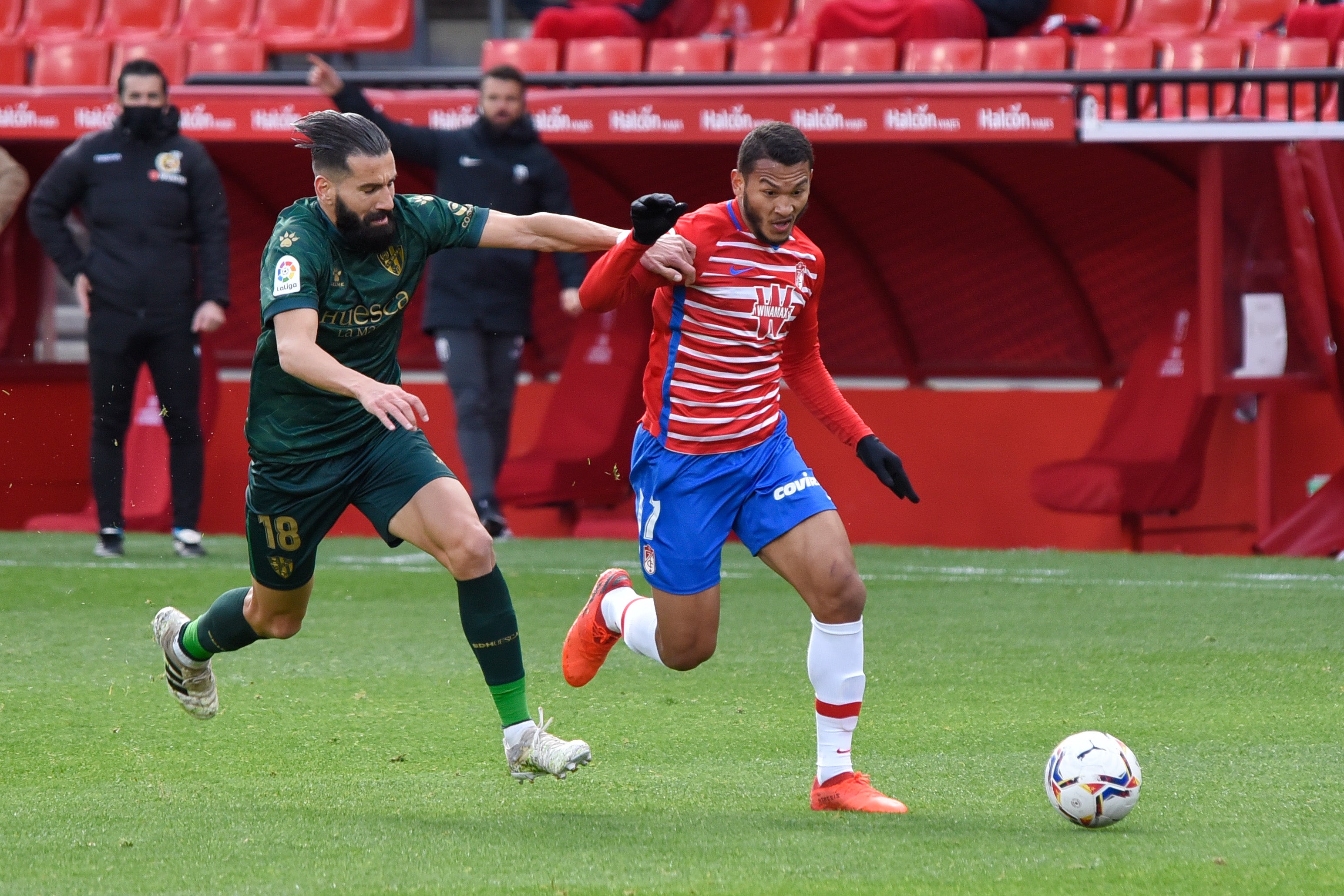 Repasa todas las imágenes del duelo entre rojiblancos y oscenses