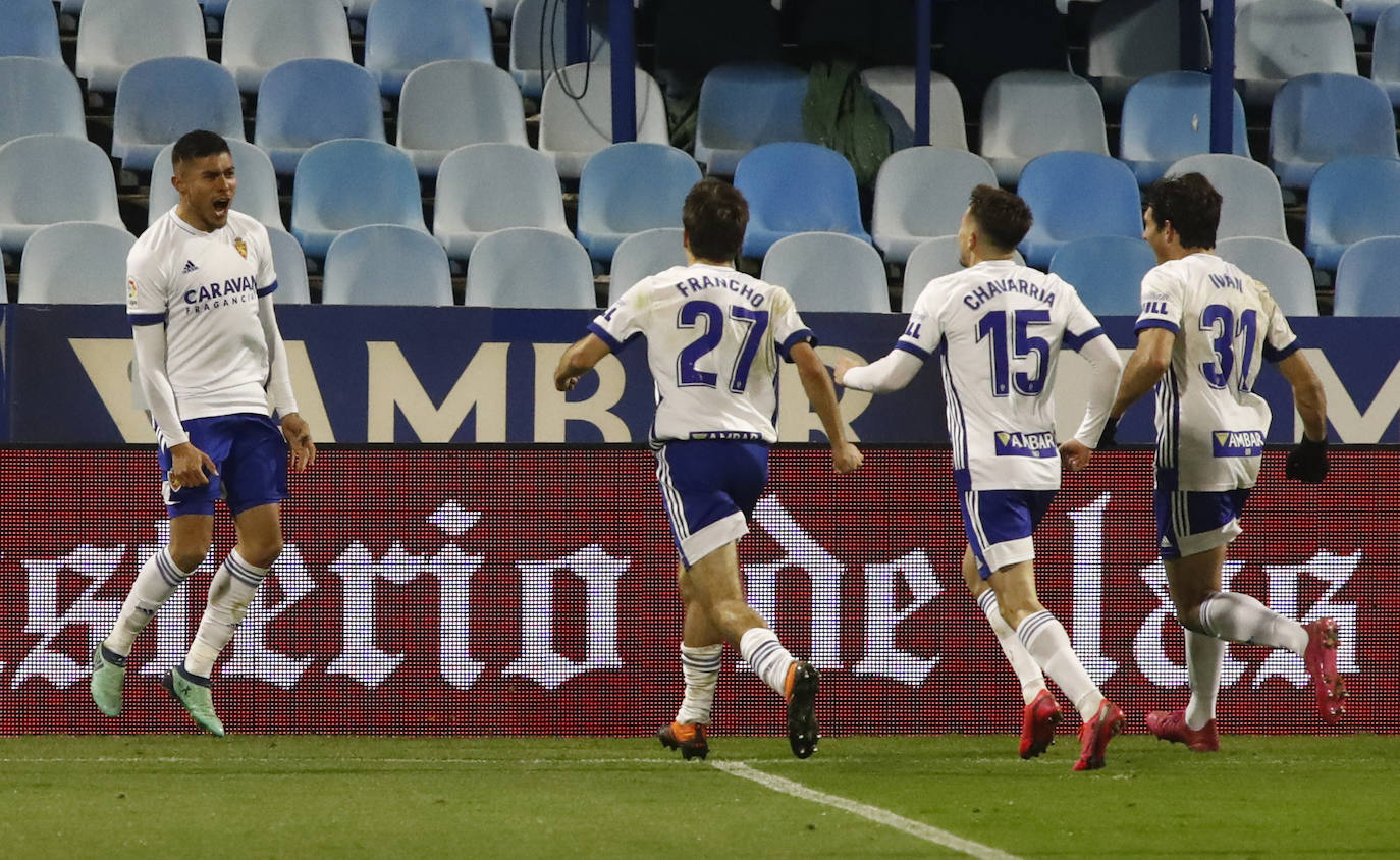 Juanjo Narváez, ex de la UDA, celebra el gol del triunfo zaragocista sobre el Fuenlabrada.