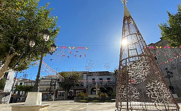Imagen principal - La pandemia no logra apagar la Navidad en los pueblos de Granada