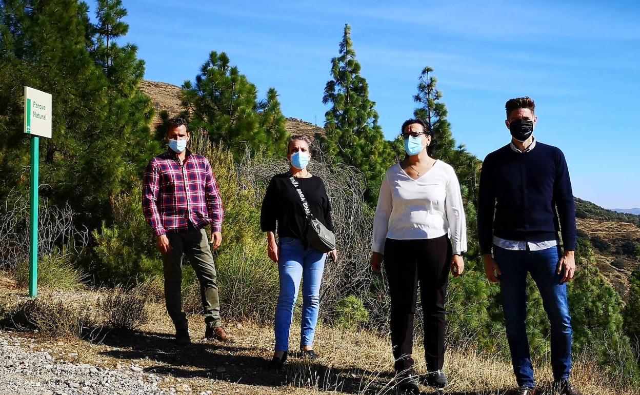 La delegada de Medio Ambiente de la Junta visita las obras de mejora de la pista de 'Pedro Calvo' de Lanjarón