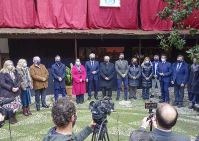 Imagen secundaria 1 - Inauguración ayer del belén municipal. 