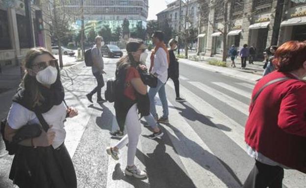 Andalucía suma 49 muertes y 478 casos Covid y sigue reduciendo su tasa de incidencia por debajo de 140