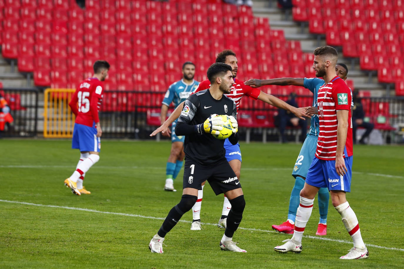 Estas son las mejores imágenes del partido disputado en el coliseo rojiblanco