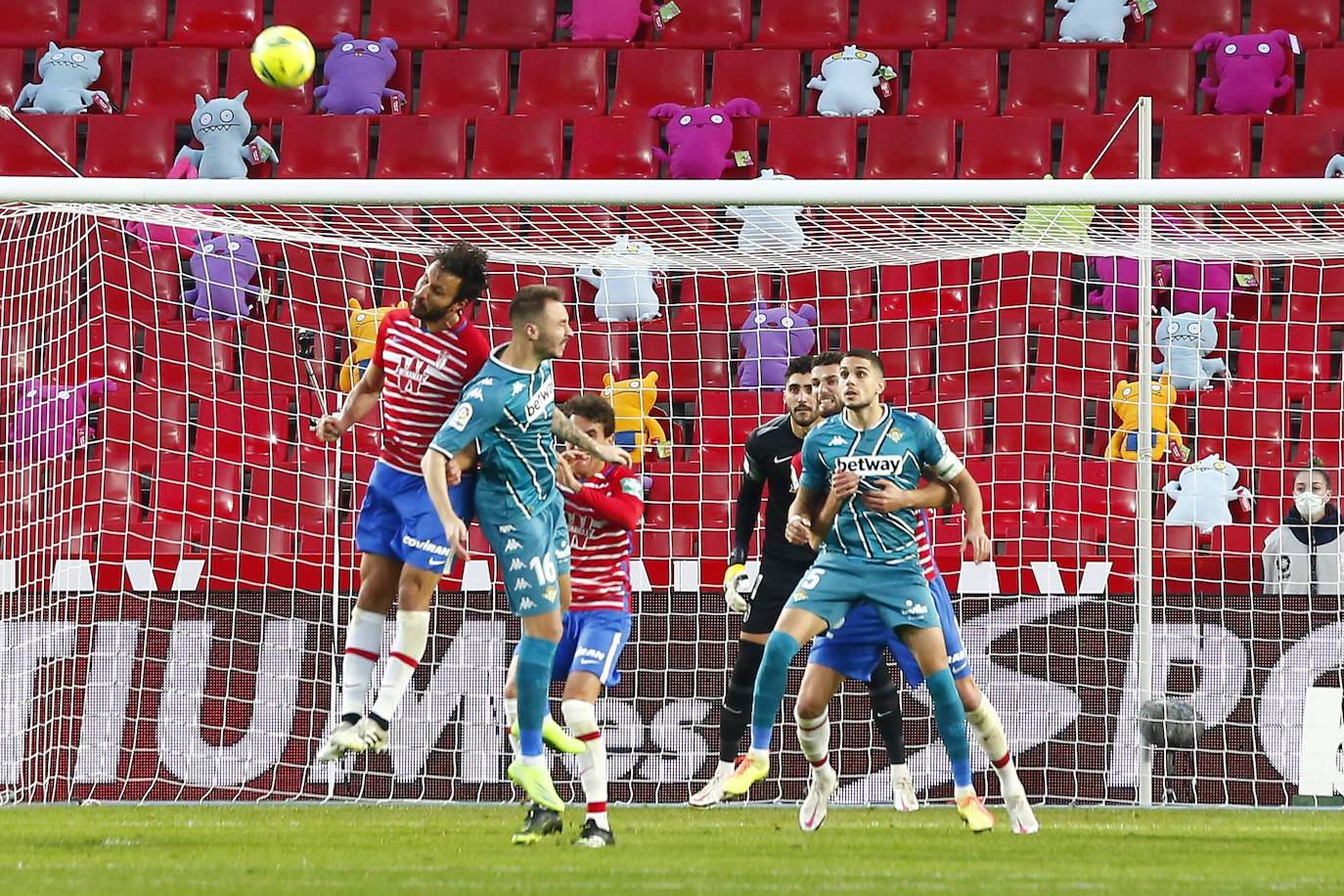 Estas son las mejores imágenes del partido disputado en el coliseo rojiblanco
