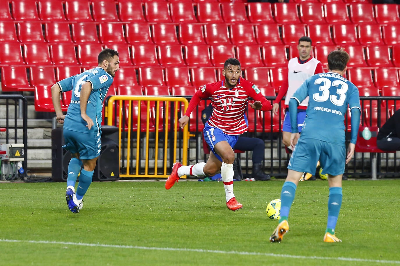 Estas son las mejores imágenes del partido disputado en el coliseo rojiblanco