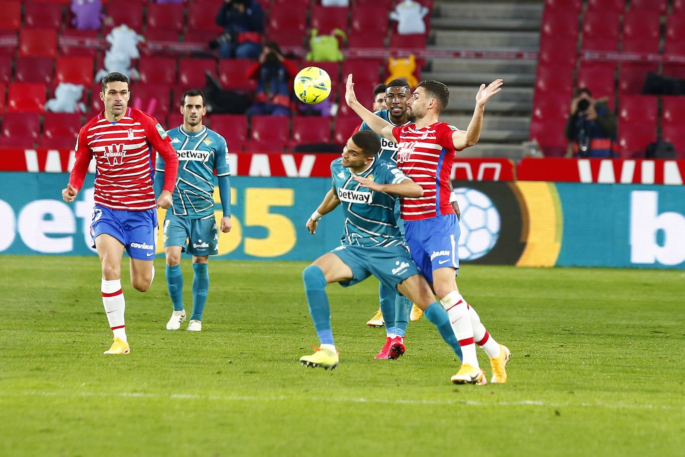 Estas son las mejores imágenes del partido disputado en el coliseo rojiblanco
