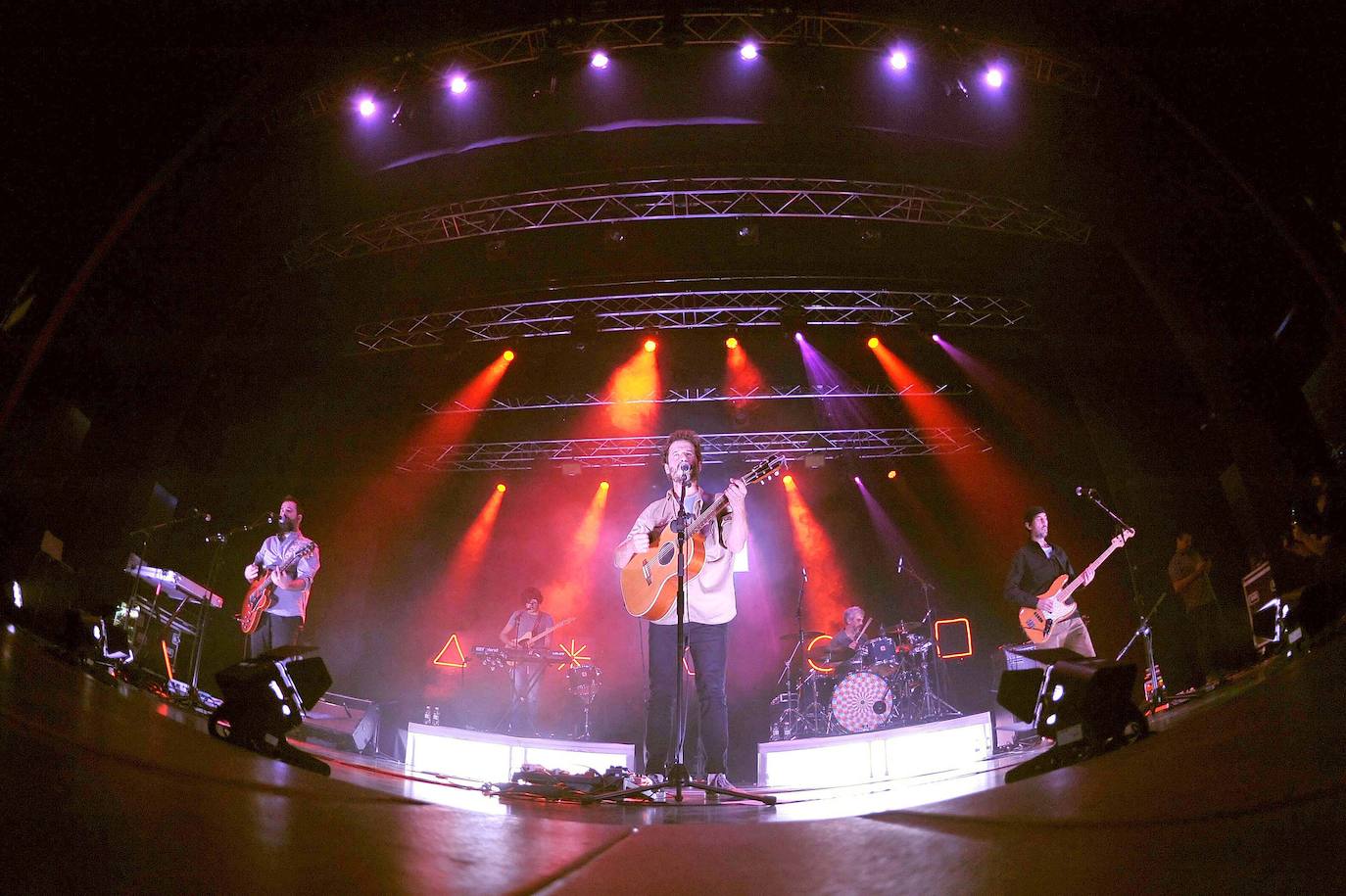 Niños Mutantes en un momento de su actuación.