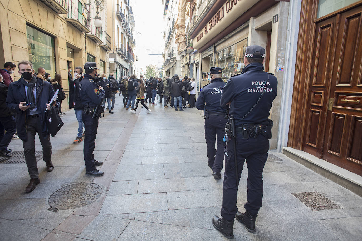 Alegría por partida doble en Granada capital con el Gordo y el cuarto premio.