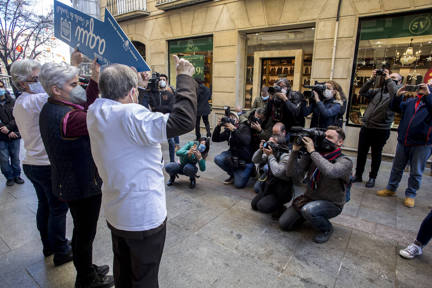 Alegría por partida doble en Granada capital con el Gordo y el cuarto premio.