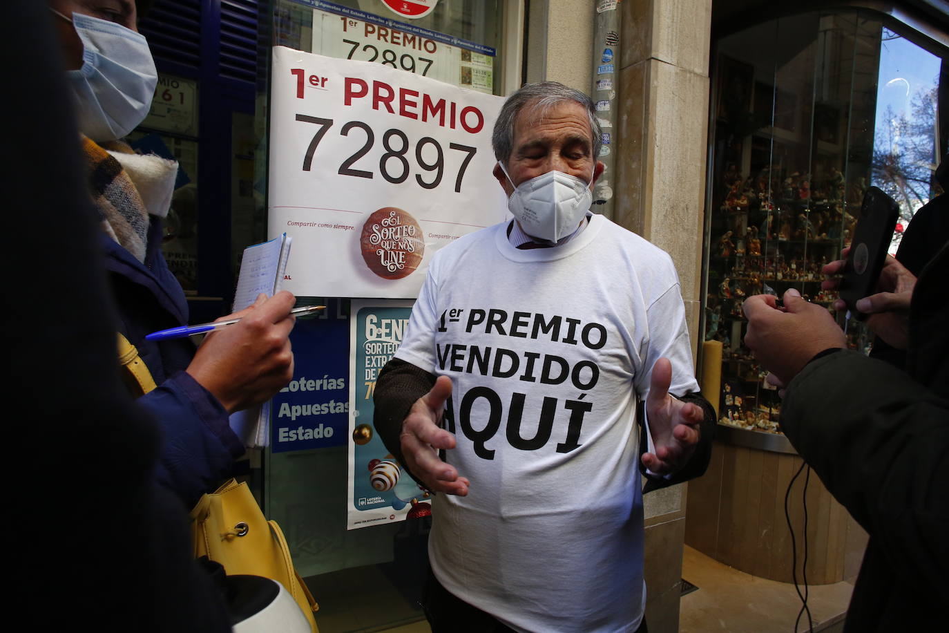 Alegría por partida doble en Granada capital con el Gordo y el cuarto premio.