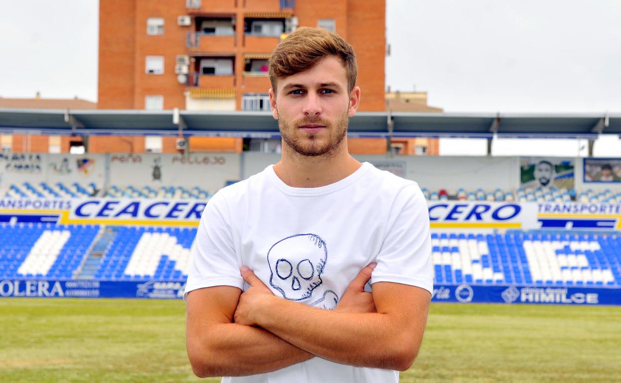 Dani Perejón se formó en la cantera del Sevilla FC y vivirá de forma especial la visita a Linarejos de las estrellas de Nervión. 