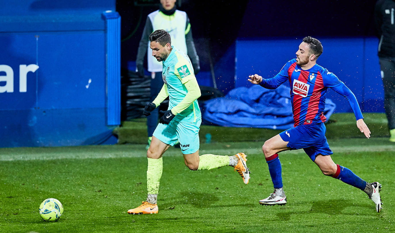 El Granada se bate con el Eibar y el frío en tierras guipuzcoanas.