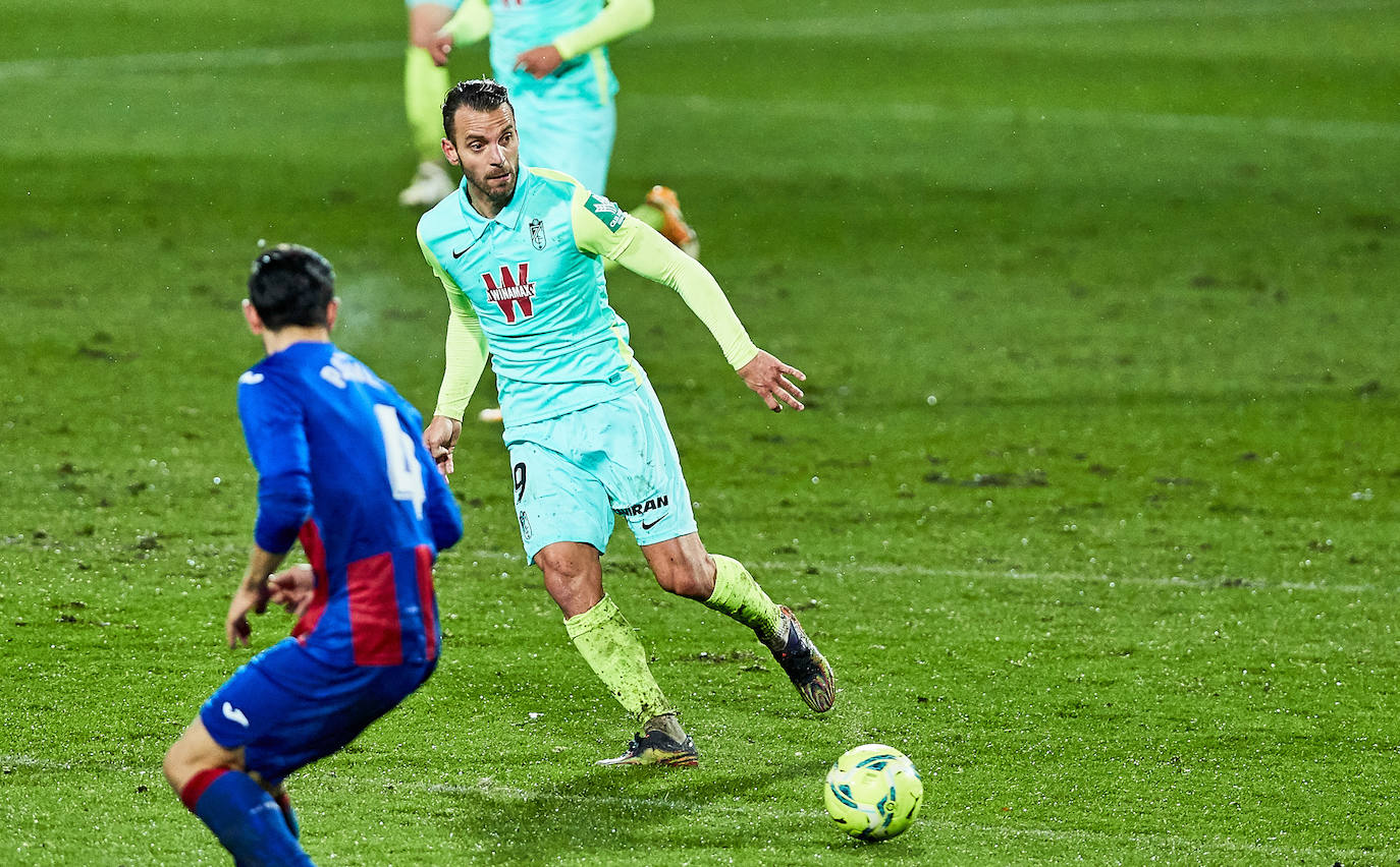 El Granada se bate con el Eibar y el frío en tierras guipuzcoanas.