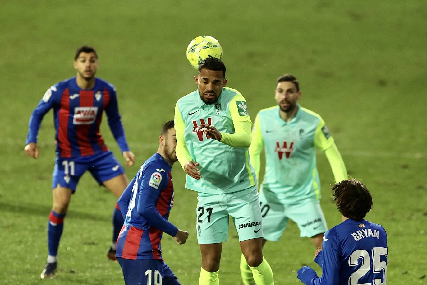 El Granada se bate con el Eibar y el frío en tierras guipuzcoanas.