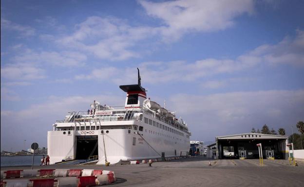 El Gobierno licita el contrato que afianza la línea marítima que une Melilla con Motril