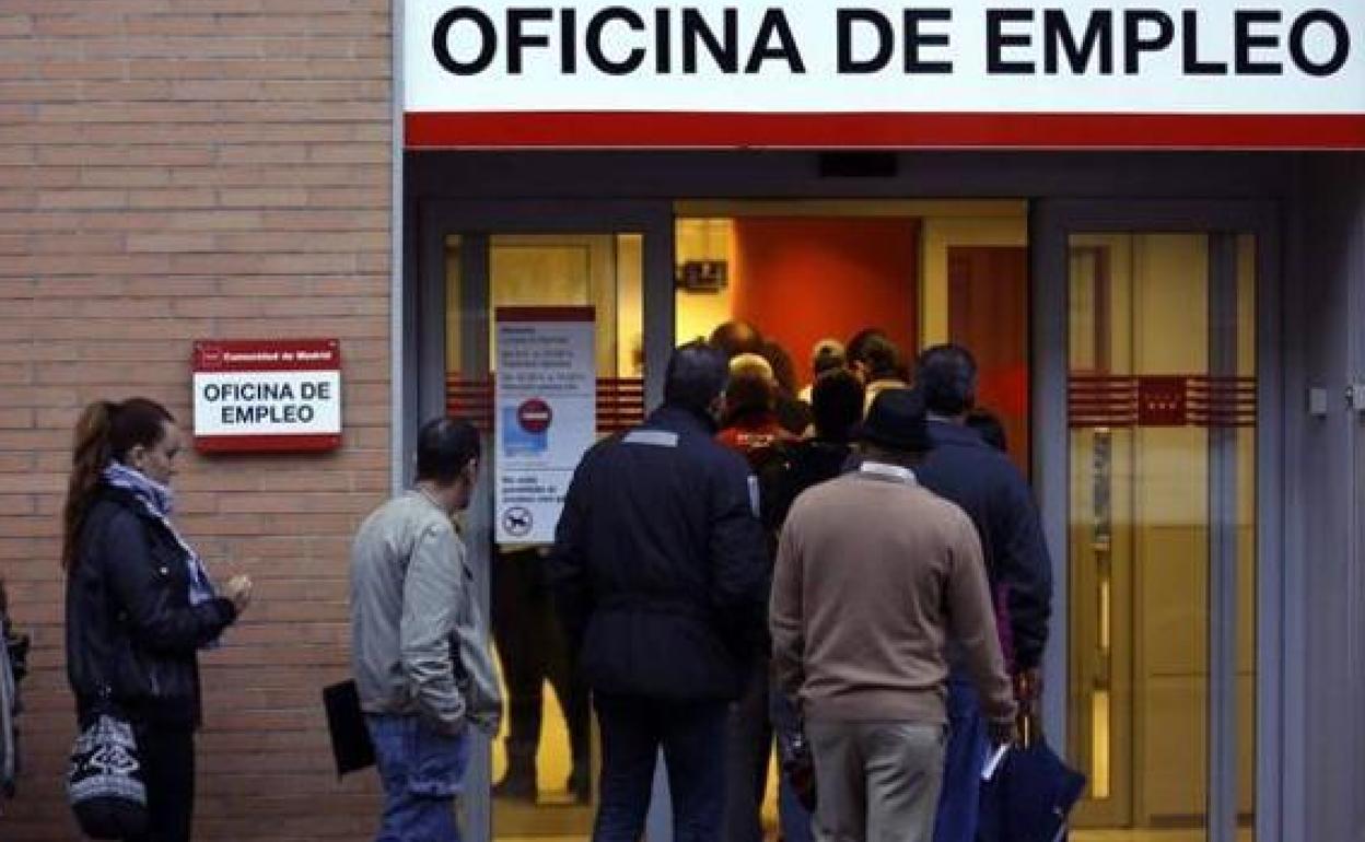 Ayudas económicas | Cómo pedir el subsidio de desempleo para quienes tengan cotizado menos de un año