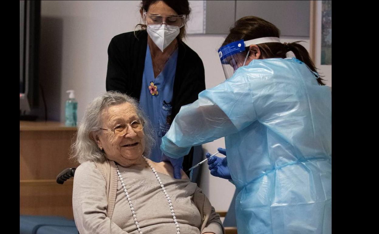 Granada cierra el año con solo cinco mayores infectados en residencias