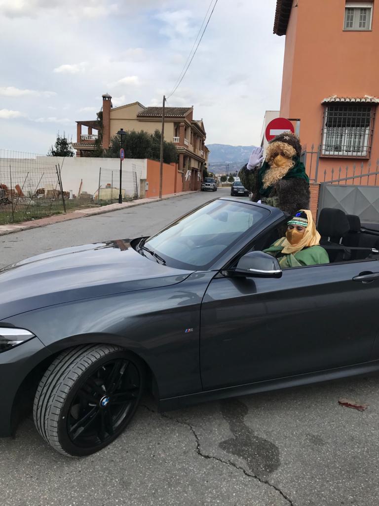 El rey Melchor, en otro descapotable en Otura.