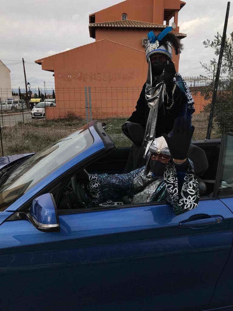 El rey Baltasar saluda en Otura.