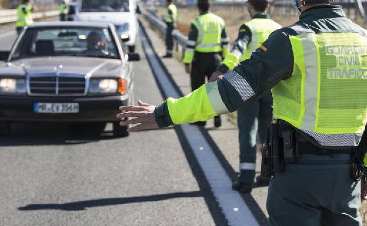 Los andaluces se mantienen por el momento sin confinamiento en sus domicilios