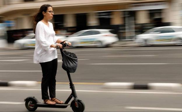 ¿Por dónde no pueden circular los patinetes con la nueva ley?