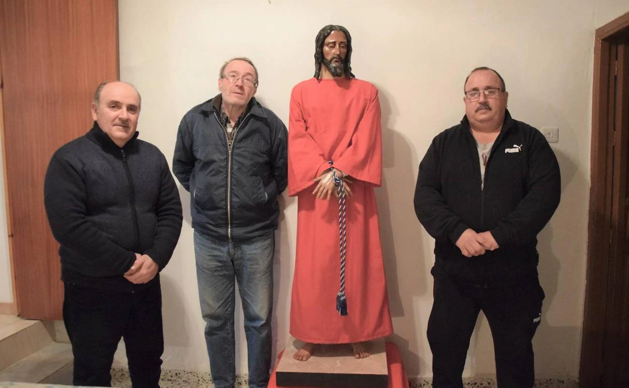 Un vecino de Lanjarón adquiere una imagen de Jesús Cautivo para venerarla en Baños de Santiago