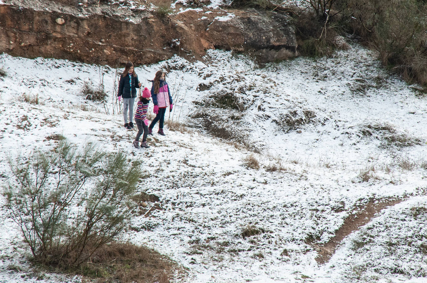La capital y su área Metropolitana han amenecido con zonas de blanco este domingo